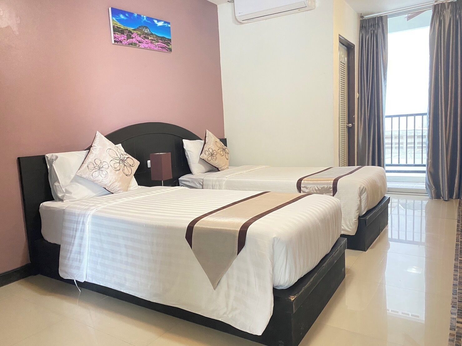 Superior Twin Room | Desk, blackout curtains, free WiFi, bed sheets