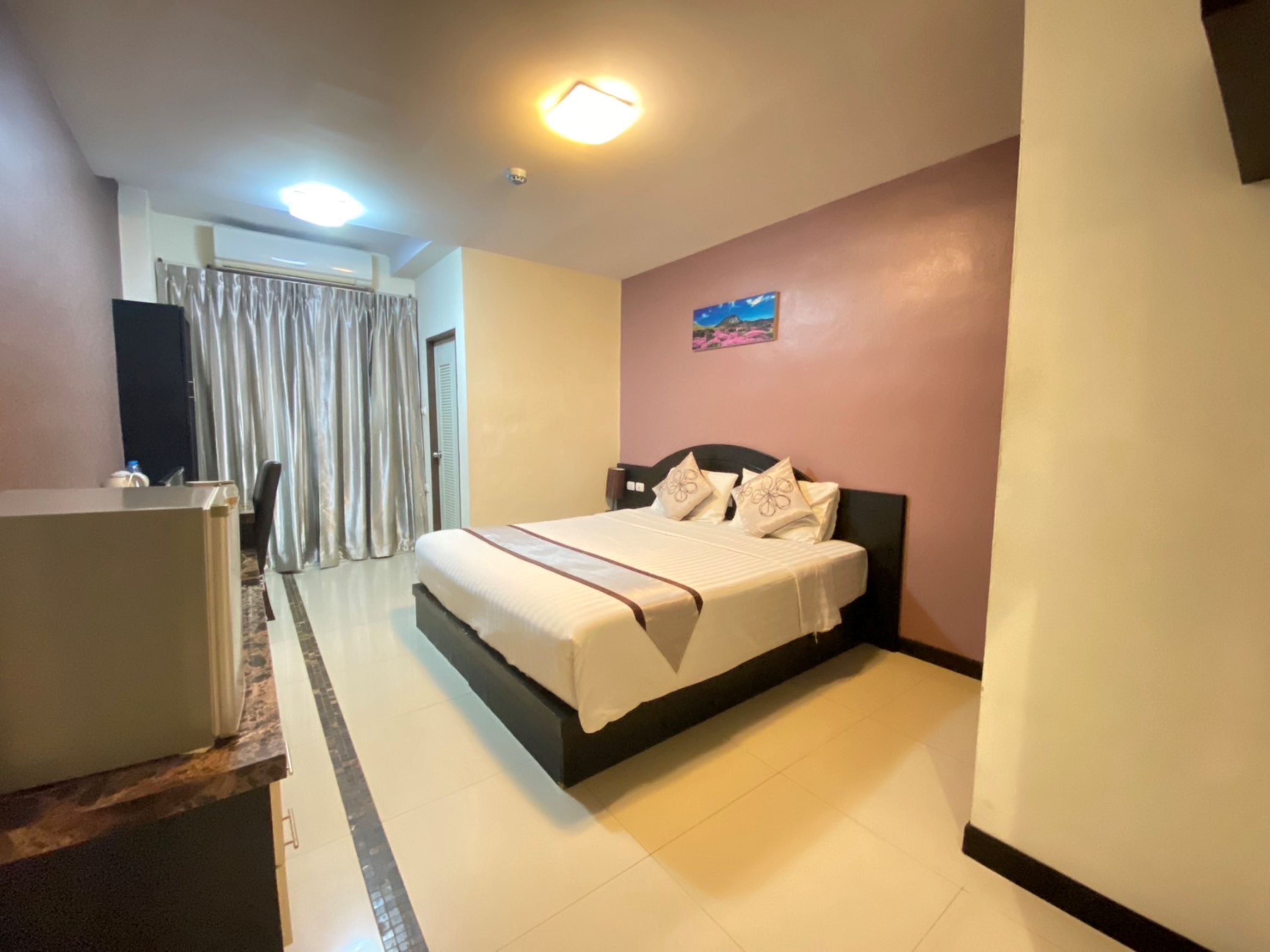 Superior Double Room | Desk, blackout curtains, free WiFi, bed sheets