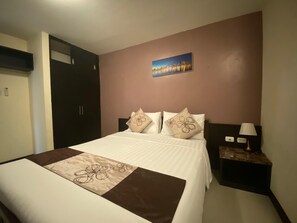 Kamar Double Superior | Meja kerja, tirai kedap cahaya, Wi-Fi gratis, dan seprai linen