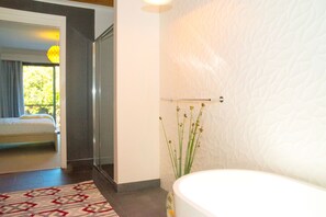 0B | 3 slaapkamers, luxe beddengoed, een bureau, een strijkplank/strijkijzer