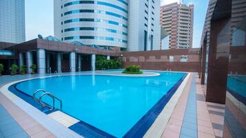 Kolam renang terbuka