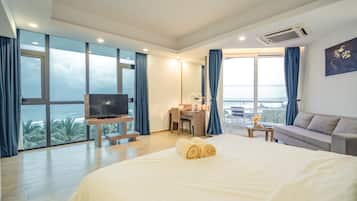 Deluxe Front Sea View | Minibar, két bảo mật tại phòng, bàn