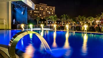 3 piscinas al aire libre, sillones reclinables de piscina