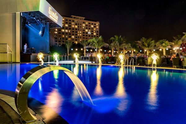 3 outdoor pools, open 7:00 AM to 7:00 PM, pool loungers