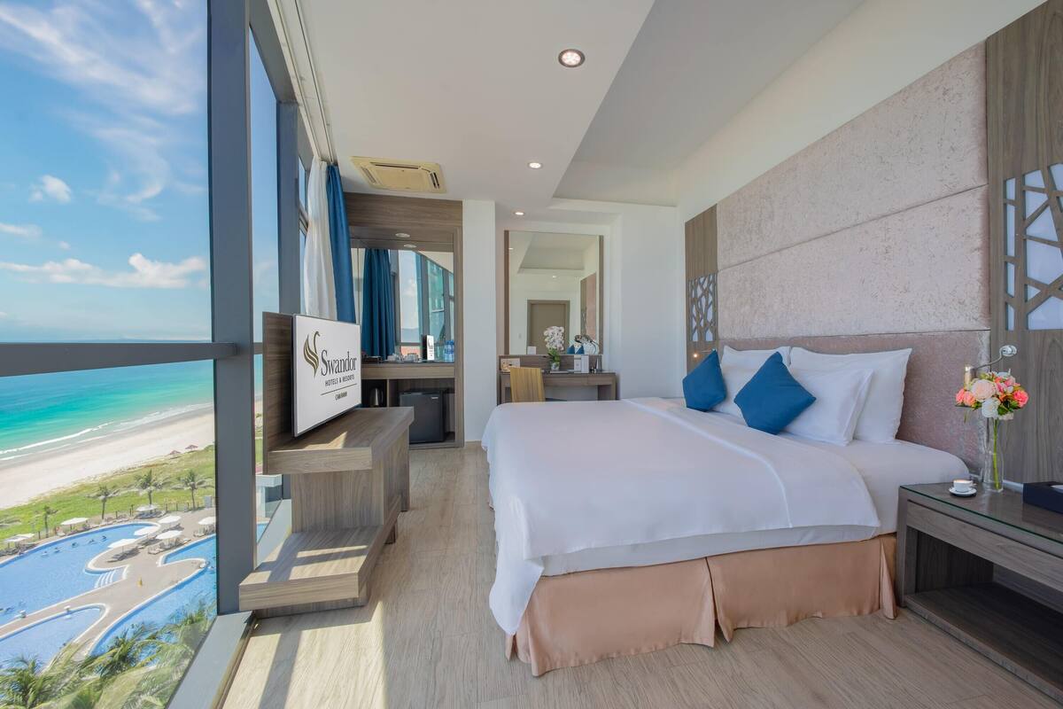 Camera familiare, 2 camere da letto, vista oceano, fronte oceano | Minibar, una cassaforte in camera, una scrivania, postazione laptop