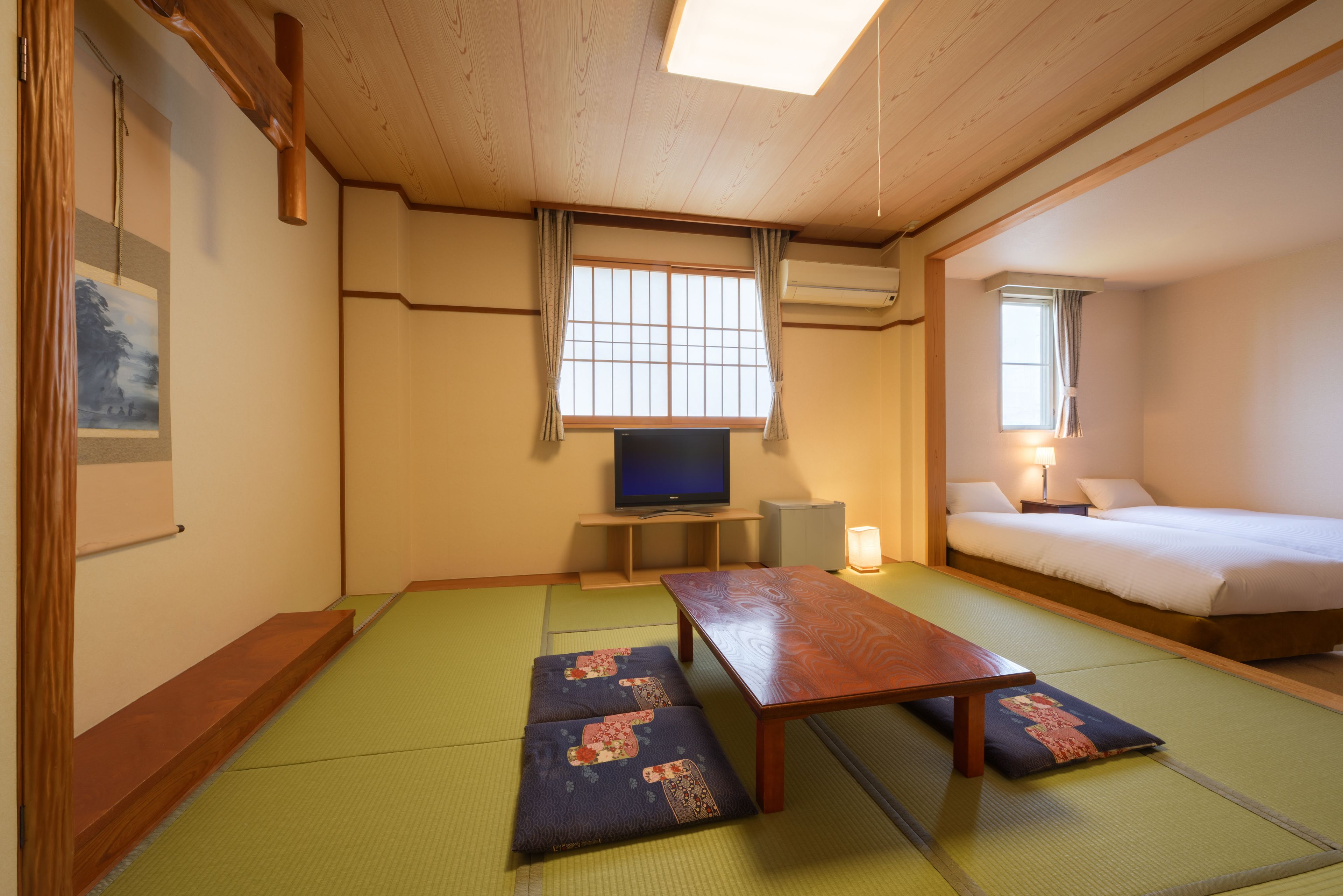 Japanese Western Style Room | Free WiFi