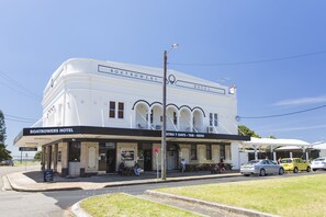 Front of property - Boatrowers Hotel Stockton (Stockton)