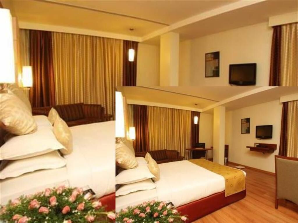 In-room safe, desk, rollaway beds, free WiFi