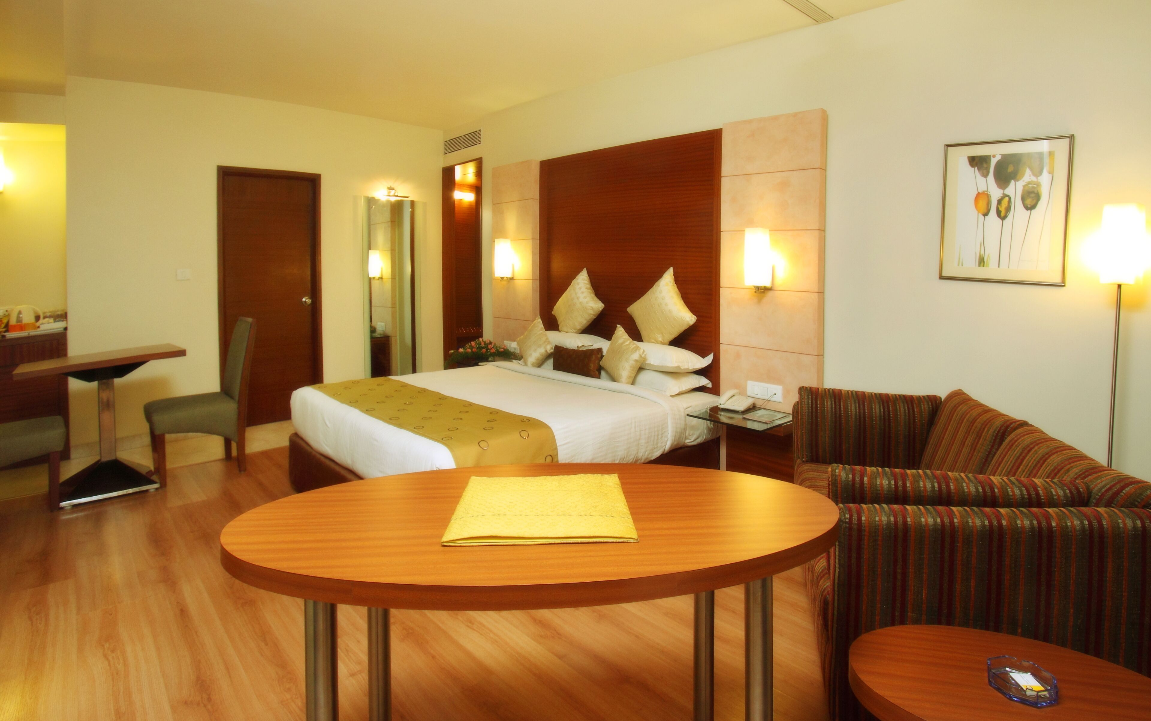 In-room safe, desk, rollaway beds, free WiFi