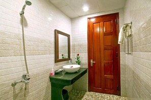 Regadera, regadera tipo lluvia, amenidades de baño gratuitas