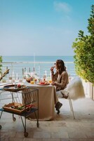 Caja de seguridad en la habitación y decoración personalizada
