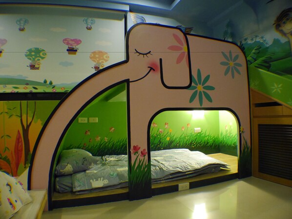 Children's theme room