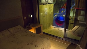 Cortinas blackout, camas plegables/adicionales y wifi gratis 