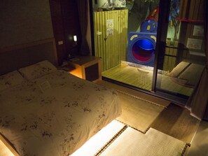 Standard Triple Room | Individually decorated, individually furnished, blackout drapes - Riverside Homestay (Tainan)
