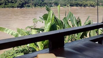 Breakfast, lunch, dinner served; local and international cuisine