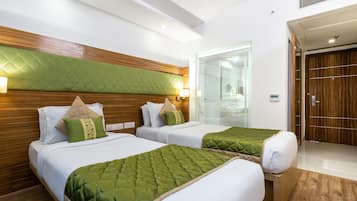 Business Room, 1 Bedroom | 1 bedroom, minibar, in-room safe, desk