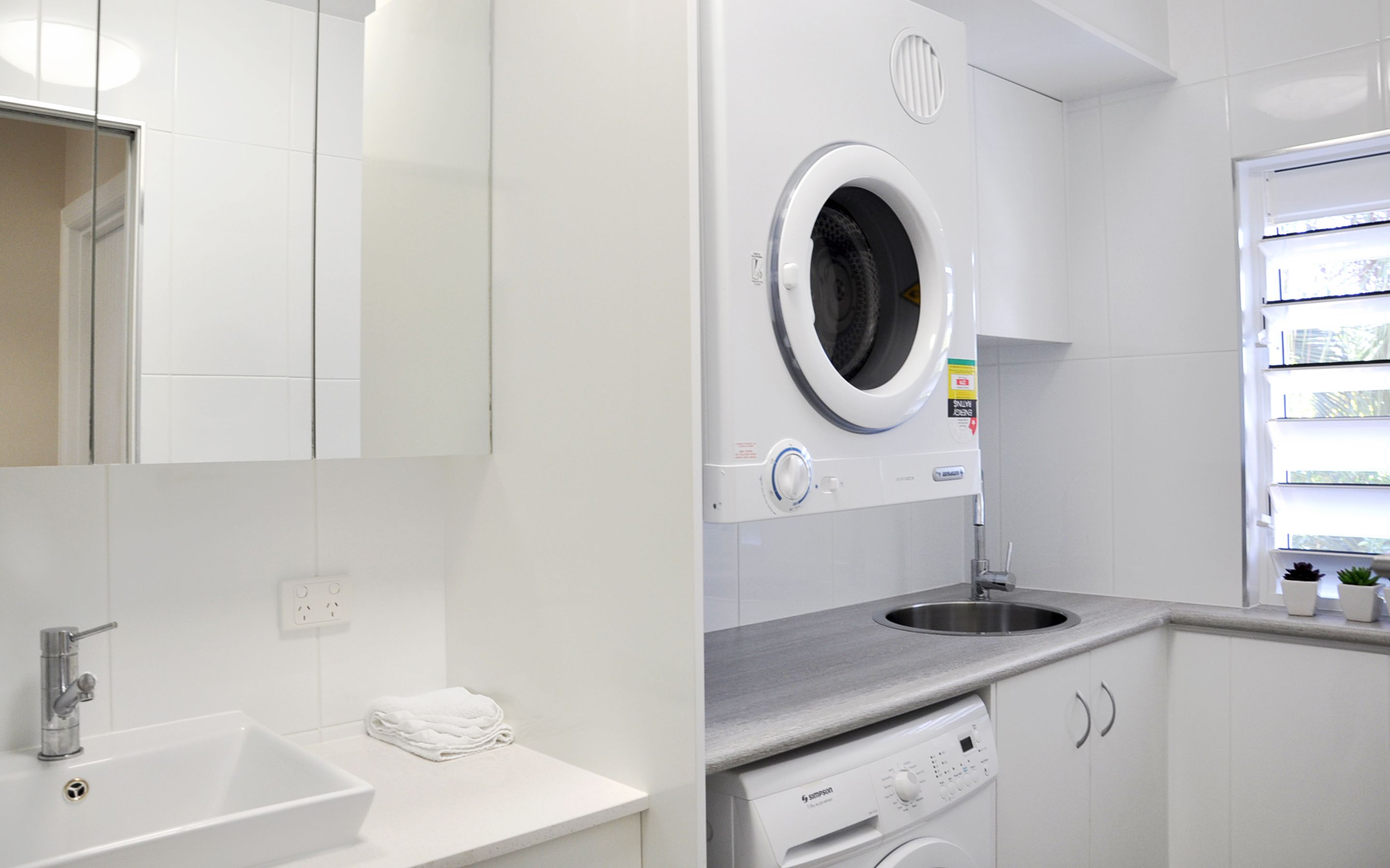 Appartement Deluxe, 2 chambres | Salle de bain | Douche, sèche-cheveux, serviettes fournies