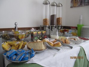 Frühstück, Mittagessen, Abendessen, regionale Küche 
