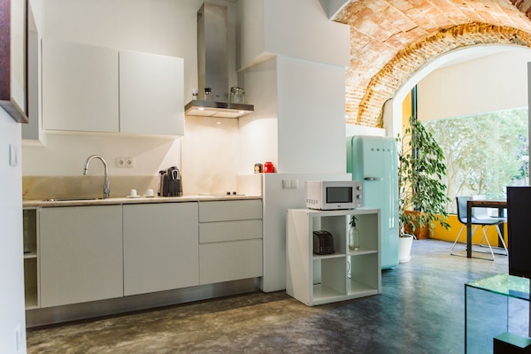 Deluxe One-Bedroom Apartment with private garden | Cozinha privada | Geladeira, micro-ondas, cooktop, lava-louças