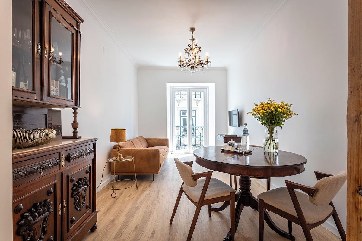 Apartment, 2 Bedrooms | In-room dining
