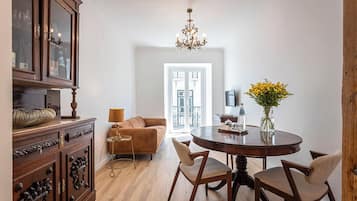 Apartment, 2 Bedrooms | In-room dining