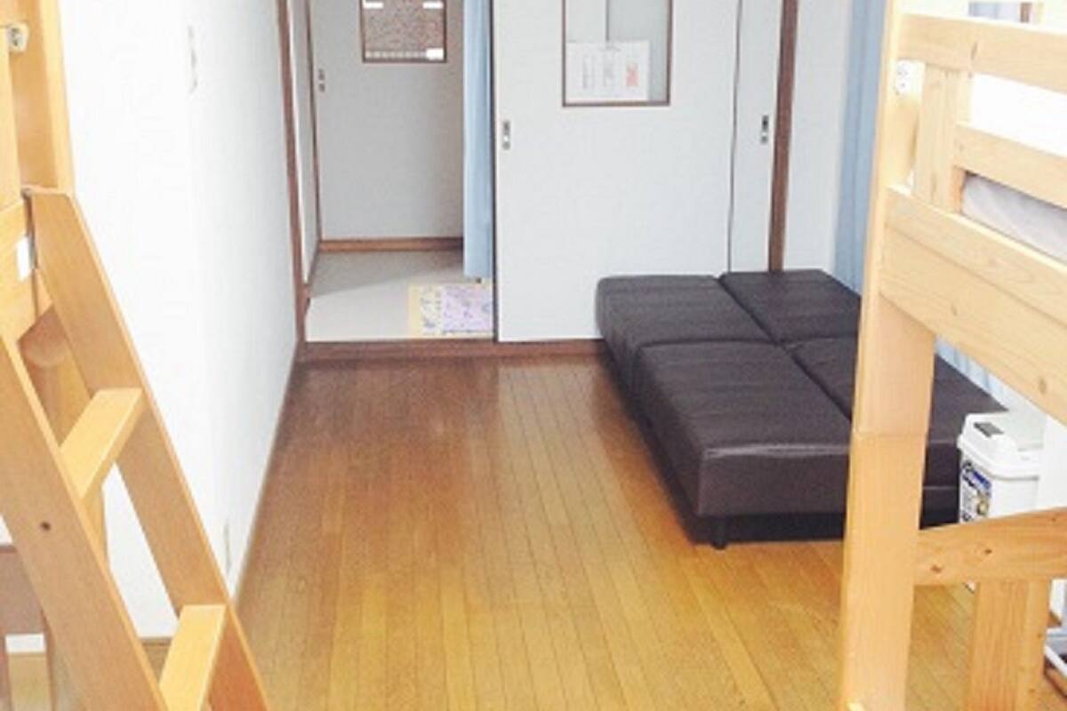 In-room safe, WiFi (free)