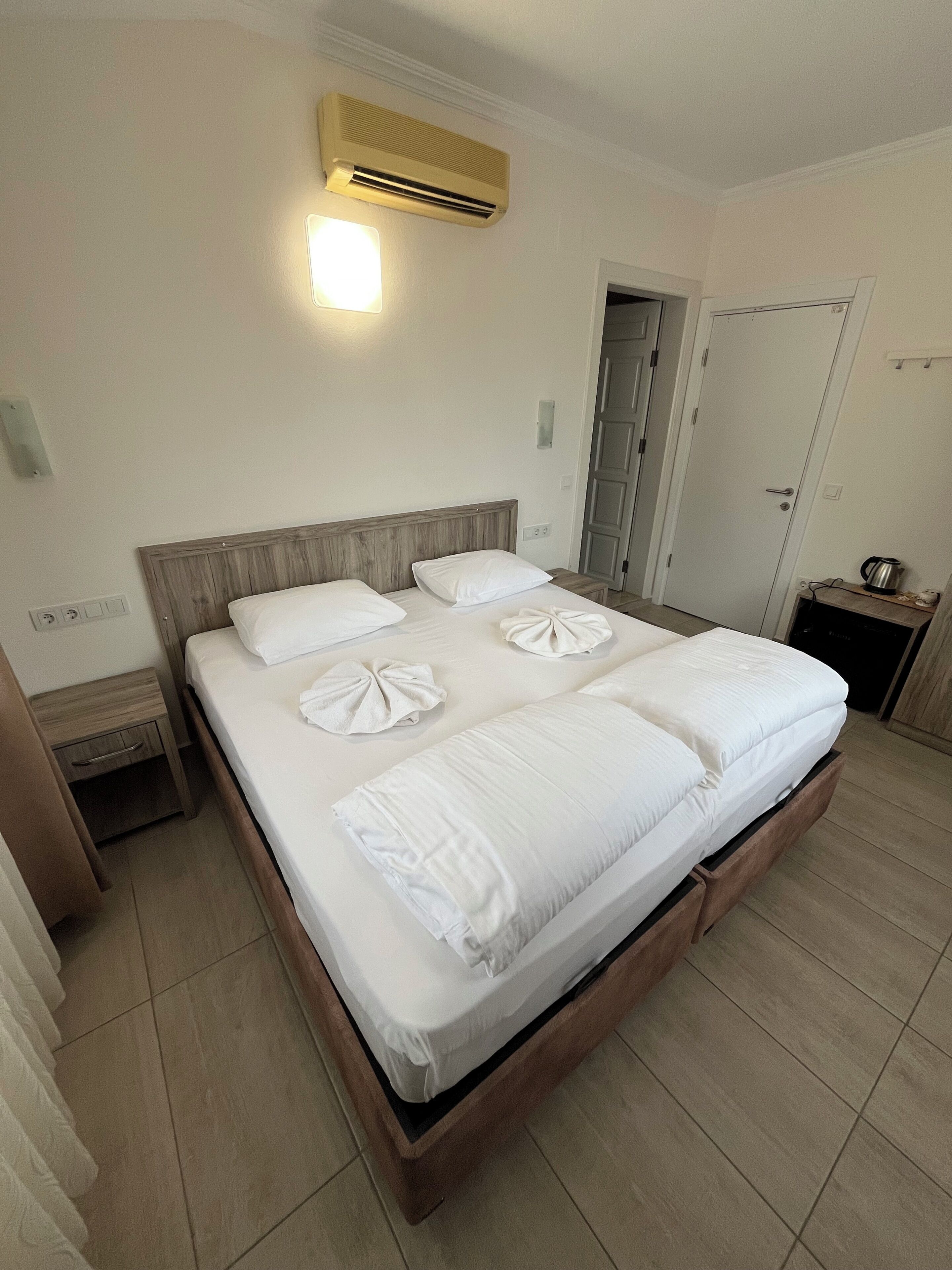 Standard Double or Twin Room | Minibar, iron/ironing board, free WiFi, bed sheets