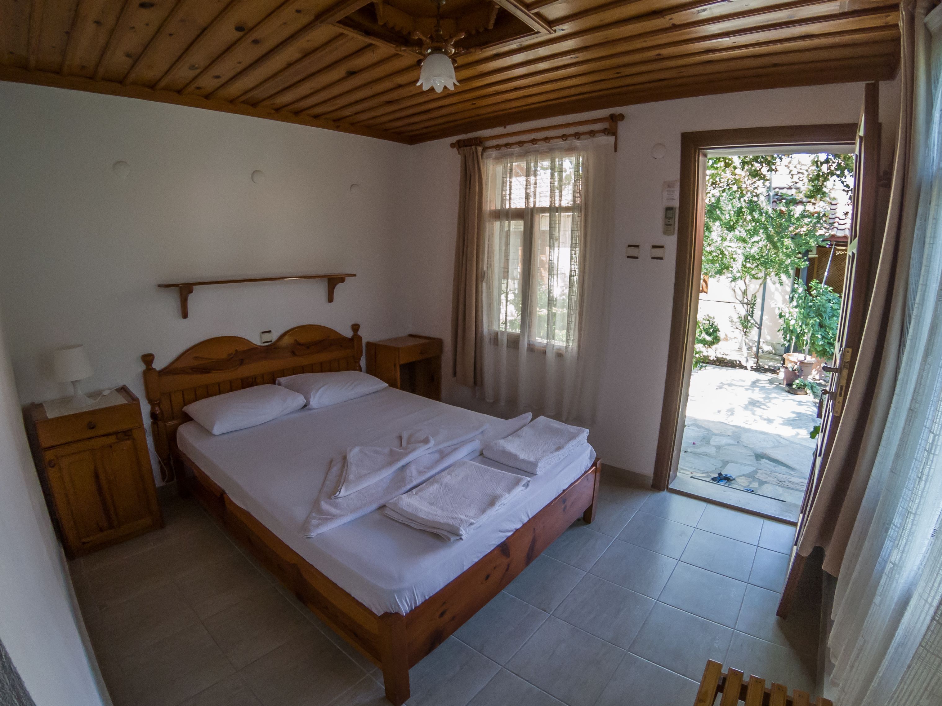 standard double room | 1 bedroom, iron/ironing board, free wifi