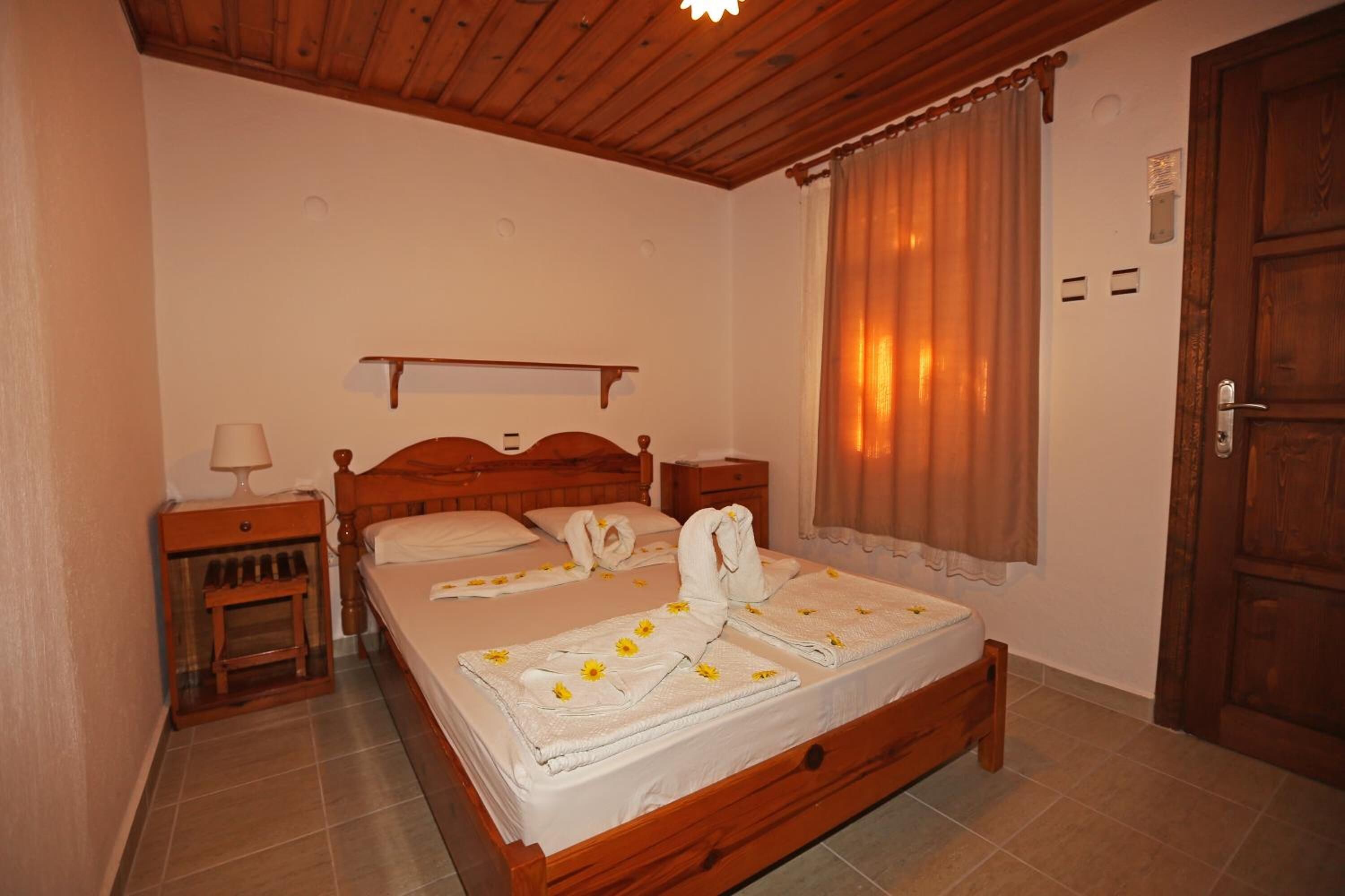 1 bedroom, iron/ironing board, free wifi