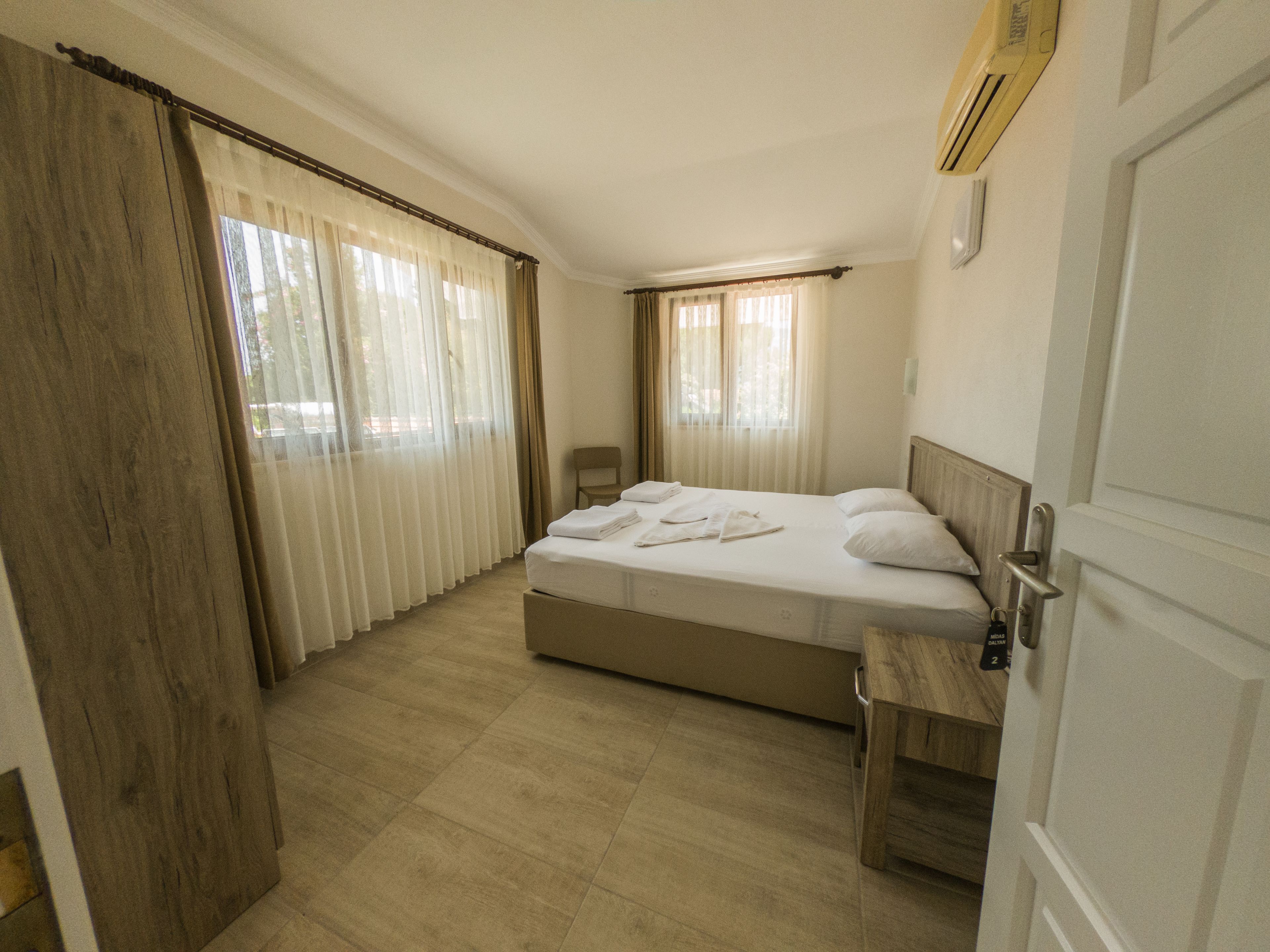 standard double or twin room | 1 bedroom, iron/ironing board, free wifi