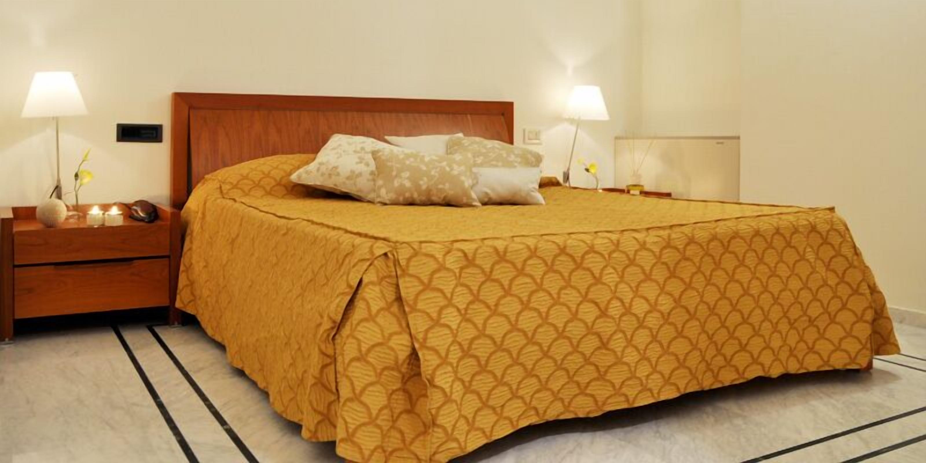 minibar, in-room safe, desk, soundproofing