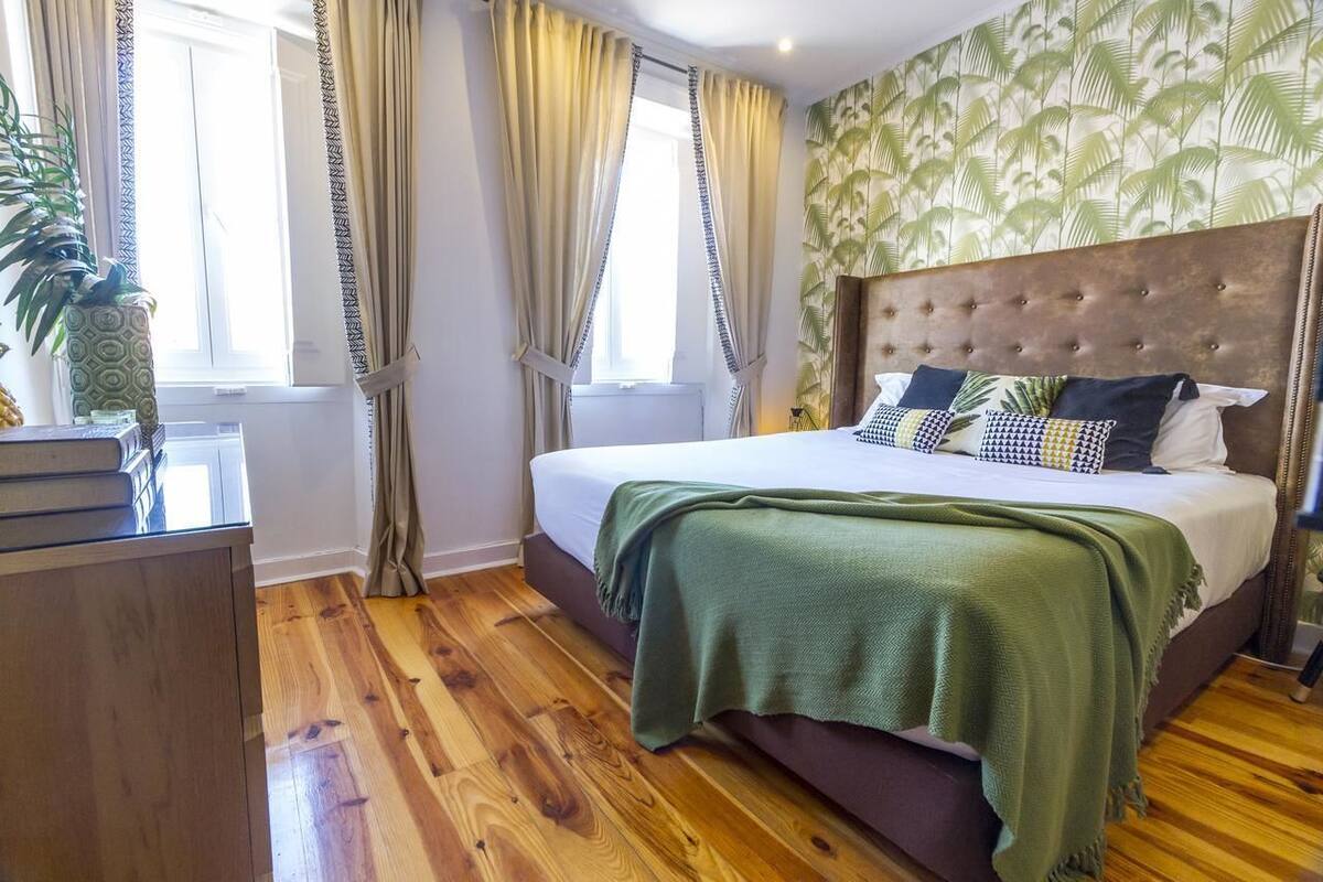 Estudio (2D) | Sábanas de algodón egipcio, ropa de cama de alta calidad y escritorio 