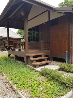 Standard Double Room | Porch - Phutawanpundao (Mae Taeng)