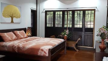 Deluxe Double Room | Rollaway beds, free WiFi, bed sheets
