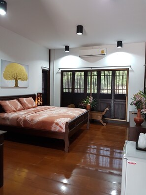 Deluxe Double Room | เตียงเสริม/เปล, Wi-Fi ฟรี, ผ้าปูที่นอน