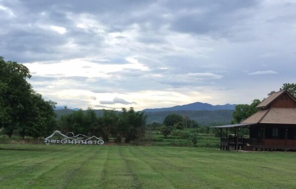 Property grounds - Phutawanpundao (Mae Taeng)