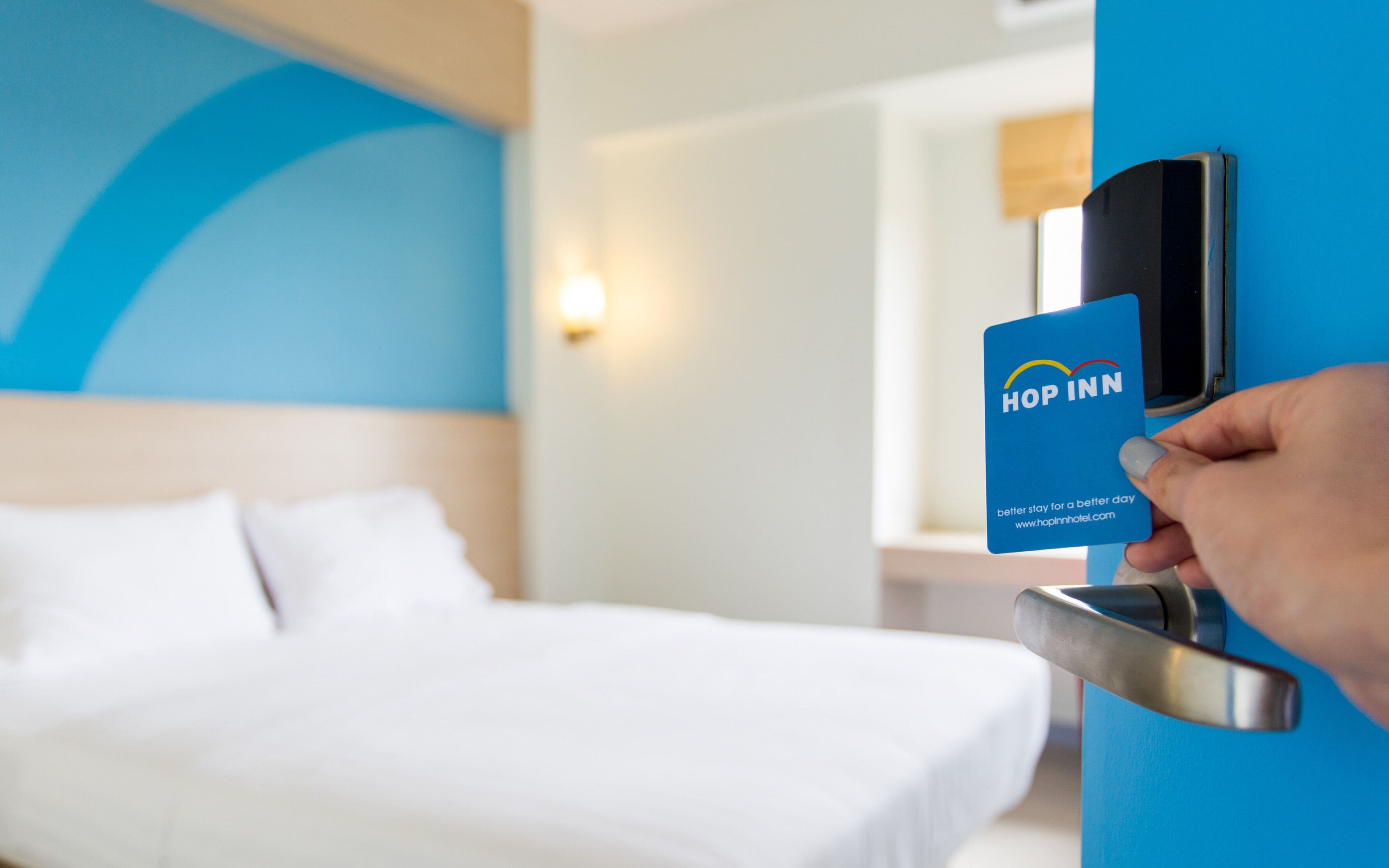 standard double room | down duvets, in-room safe, desk, laptop workspace