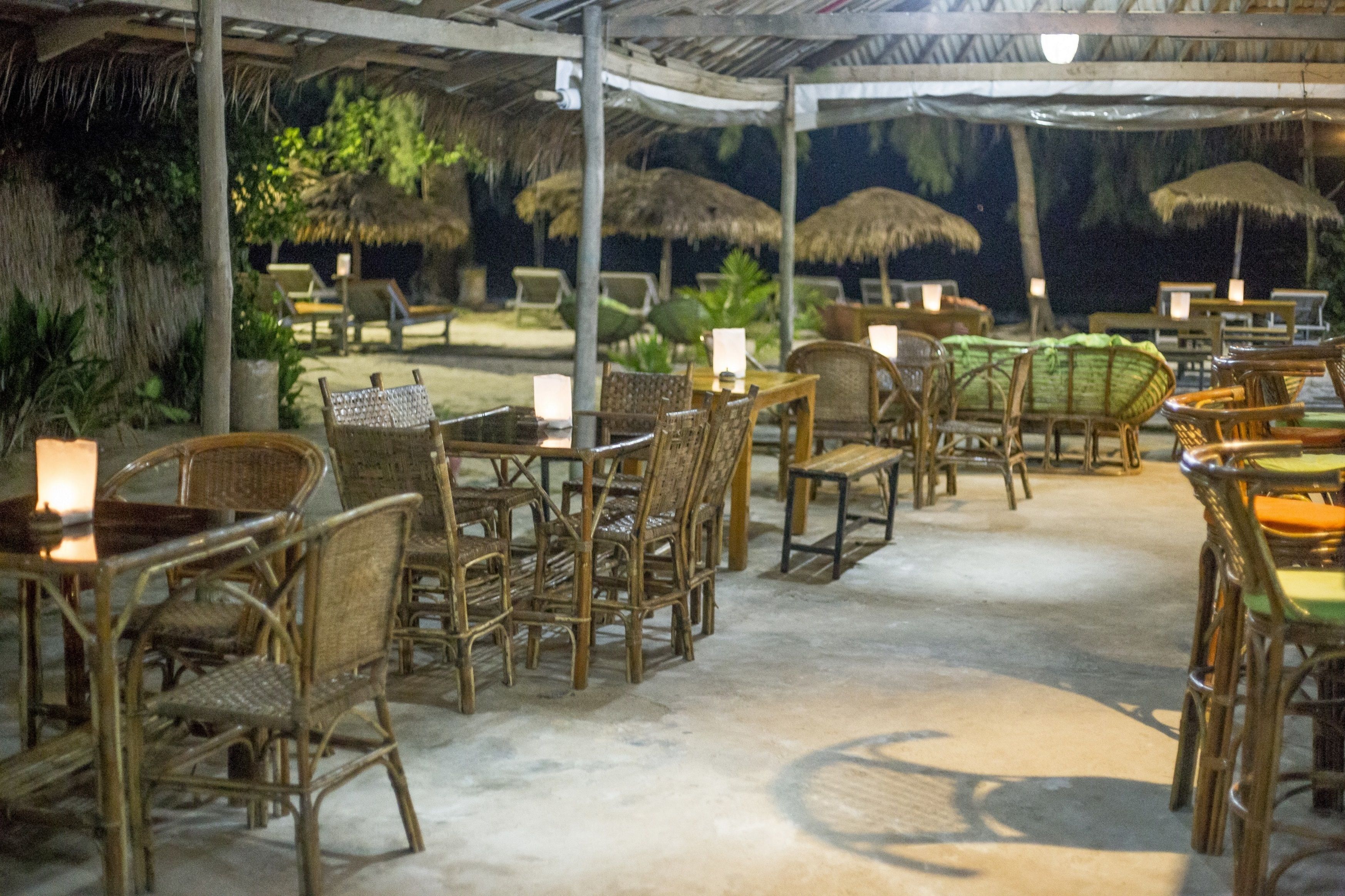 Couples’ dining