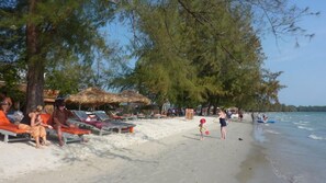 En la playa y masajes en la playa 