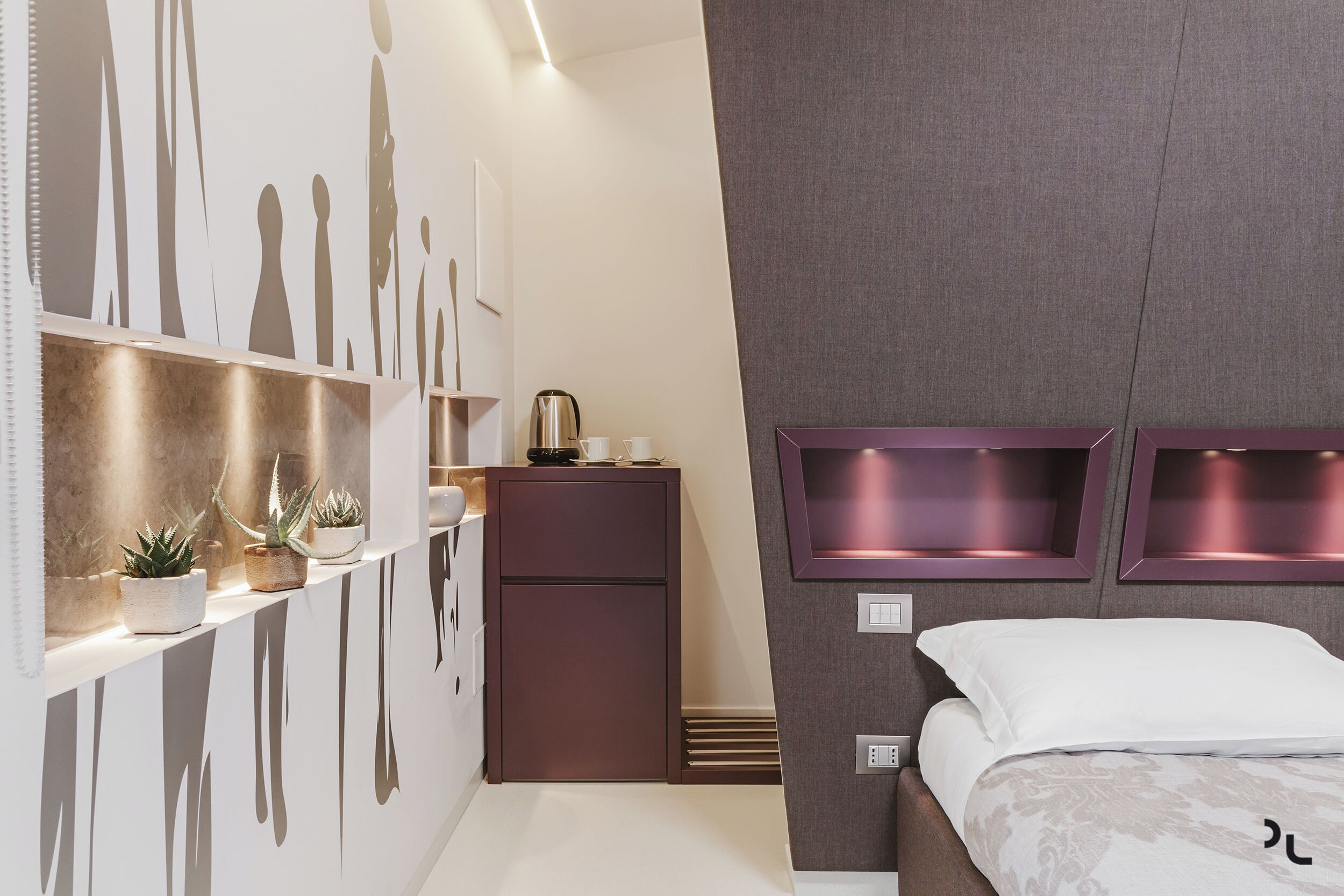 Deluxe dubbelrum | Minibar, värdeförvaringsskåp på rummet och skrivbord