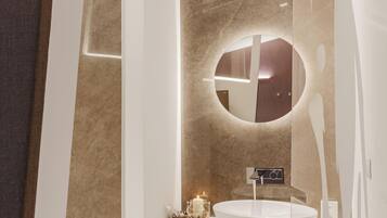 Deluxe Double Room (Deluxe Double Room 282) | Bathroom