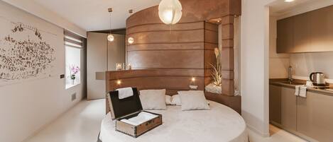 Phòng Suite | Minibar, két bảo mật tại phòng, bàn