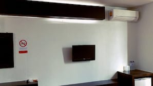 Unclassified image, 5 of 13, button - Kmkwanphayao Hotel (Phayao)