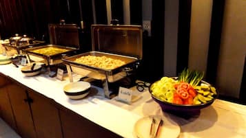 Tägliches Frühstücksbuffet gegen Gebühr