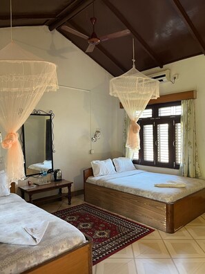 Standard Room | Desk, soundproofing, rollaway beds, free WiFi - Tiger Residency Resort (Sauraha)