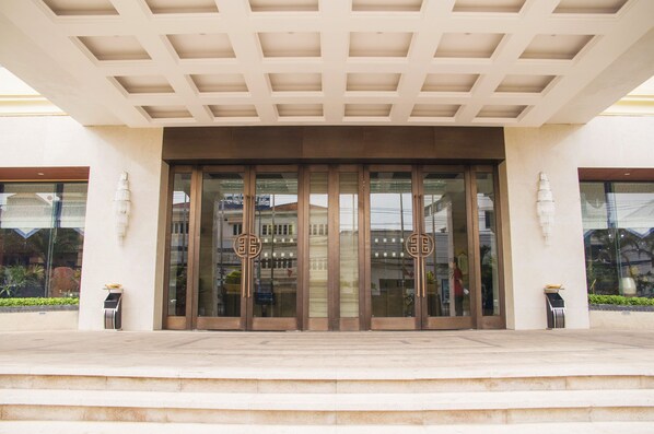 Property entrance - Grand Szechuan Hotel Vientiane (Vientiane)