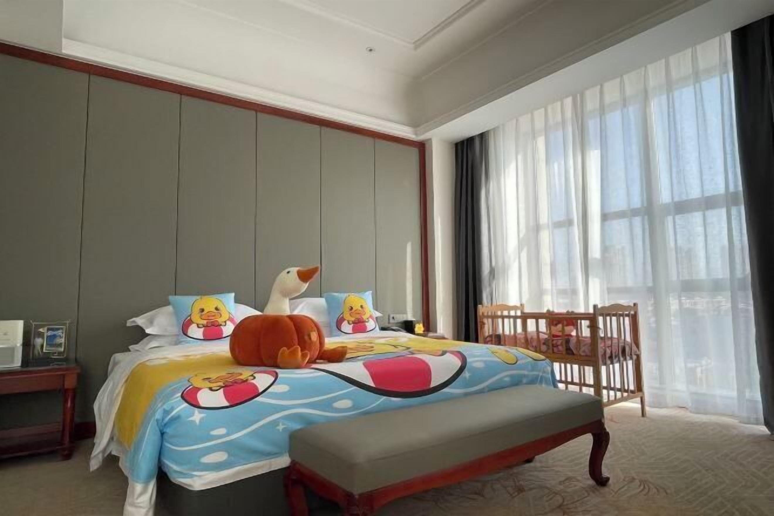 Premium bedding, minibar, in-room safe, desk