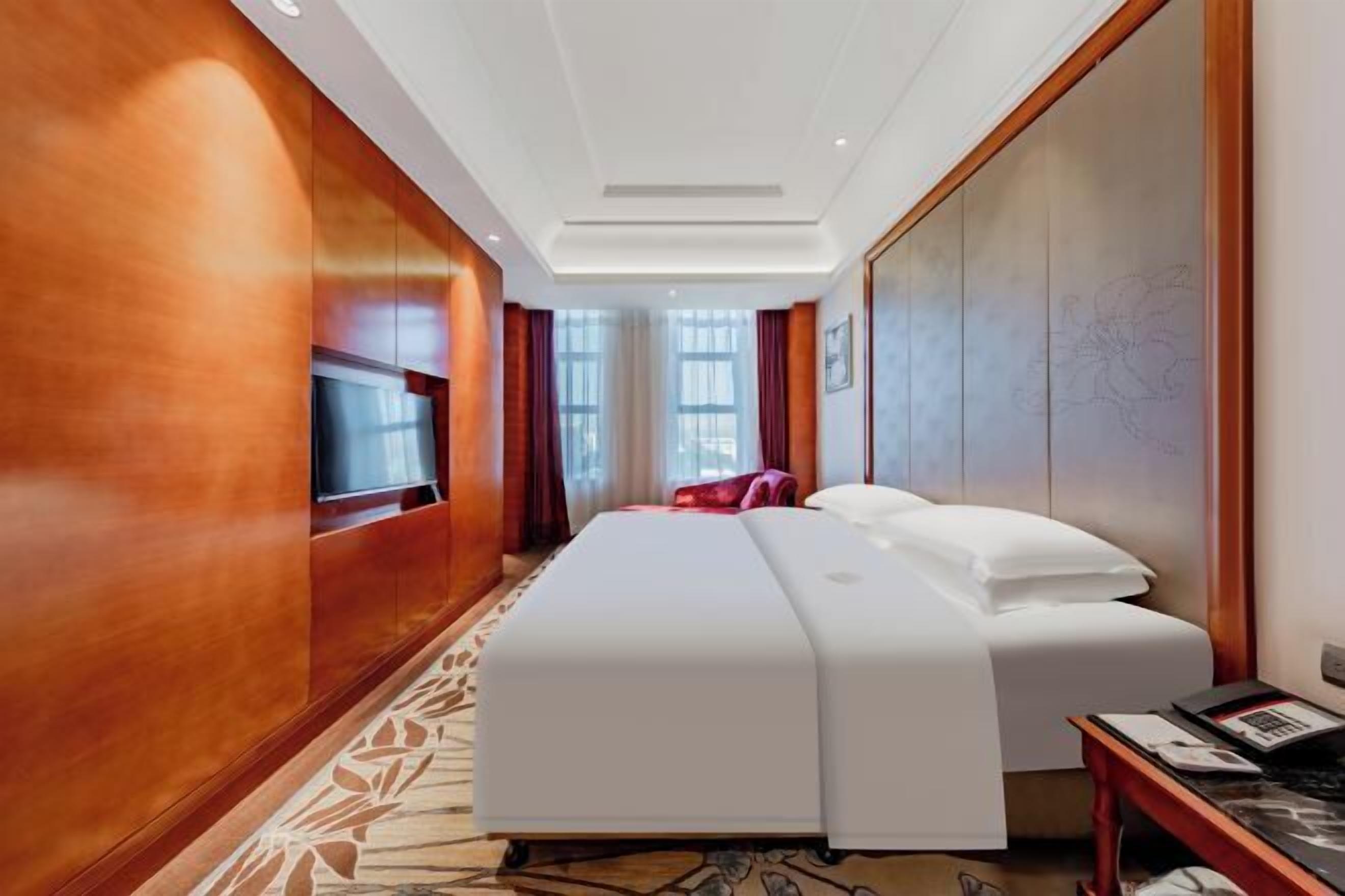 Premium bedding, minibar, in-room safe, desk