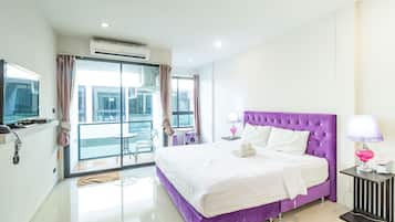 Standard Double Room | Desk, laptop workspace, blackout drapes, free WiFi