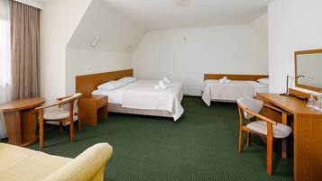 Triple Room, Balcony